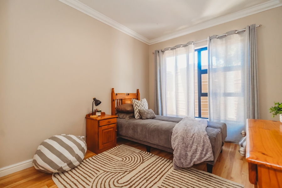 5 Bedroom Property for Sale in Panorama Western Cape